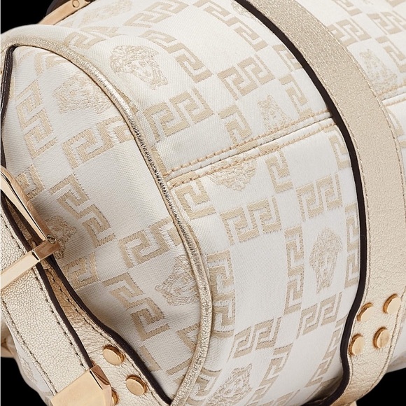 VERSACE BAG—-STUNNING with COA and original dustbag. - Picture 7 of 11